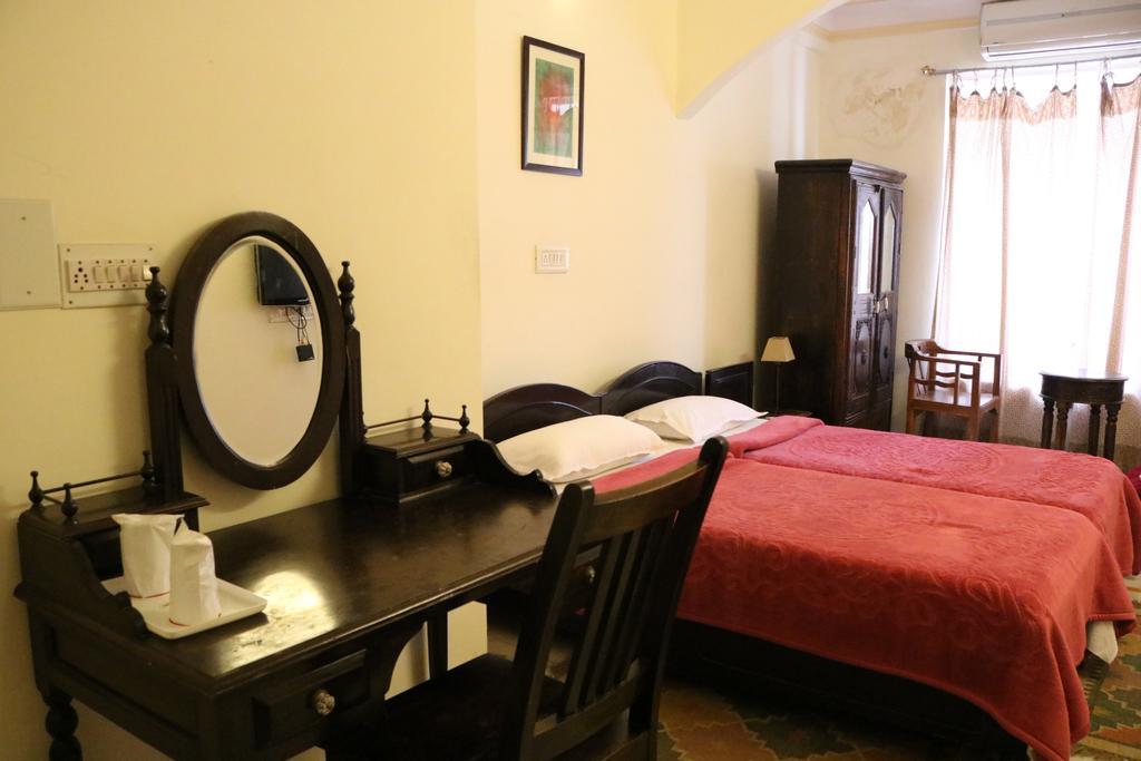Hotel Pratap Bhawan Udajpur Zewnętrze zdjęcie